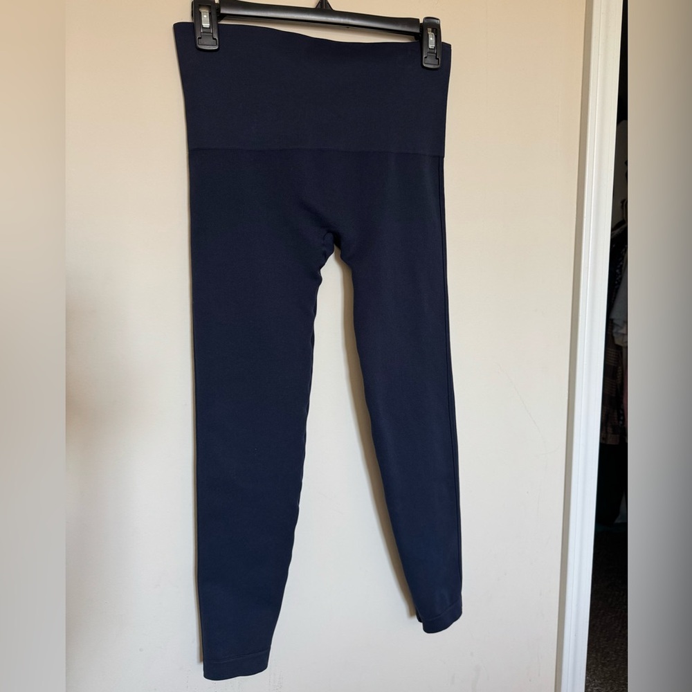 Bundle of 3 Spanx Look At Me Now Leggings size large - Picture 4 of 4
